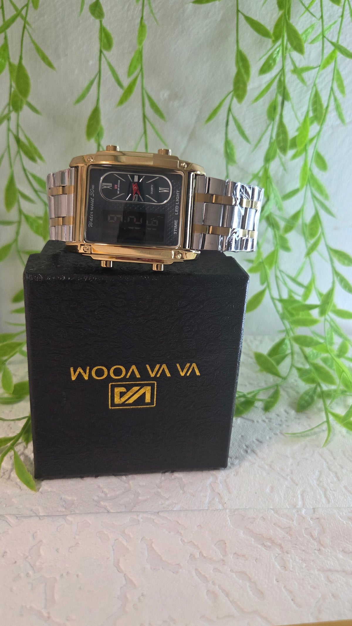 Luxury Gold Digital & Analog Unisex Wristwatch – Stainless Steel Bracelet
