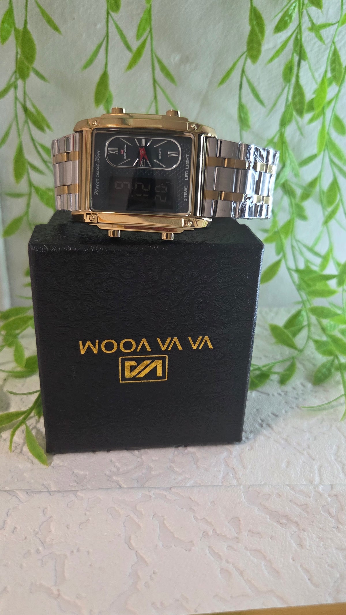 Luxury Gold Digital & Analog Unisex Wristwatch – Stainless Steel Bracelet
